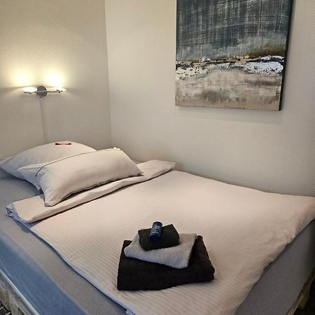 Standardzimmer Nahe Messe Und Airport Düsseldorf Exteriör bild