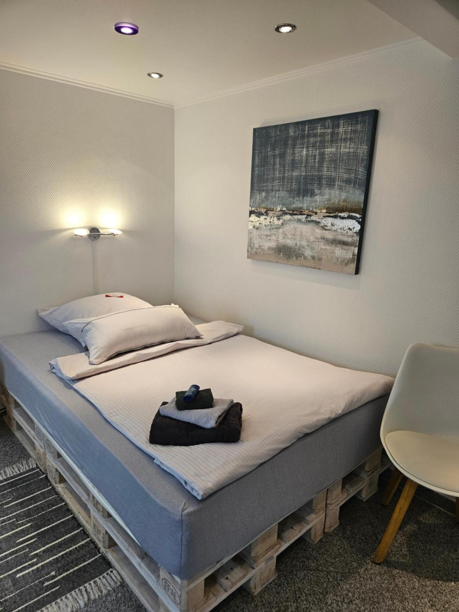 Standardzimmer Nahe Messe Und Airport Düsseldorf Exteriör bild
