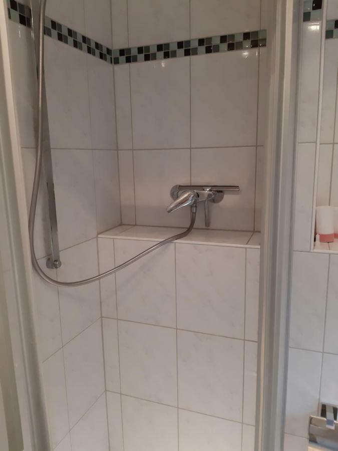Standardzimmer Nahe Messe Und Airport Düsseldorf Exteriör bild